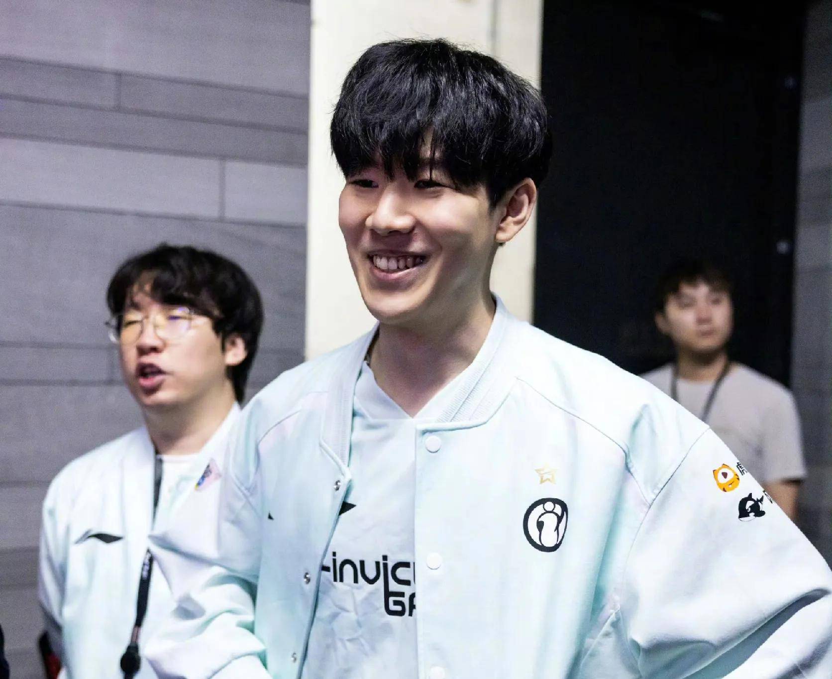 他稳定的门 他稳定的门